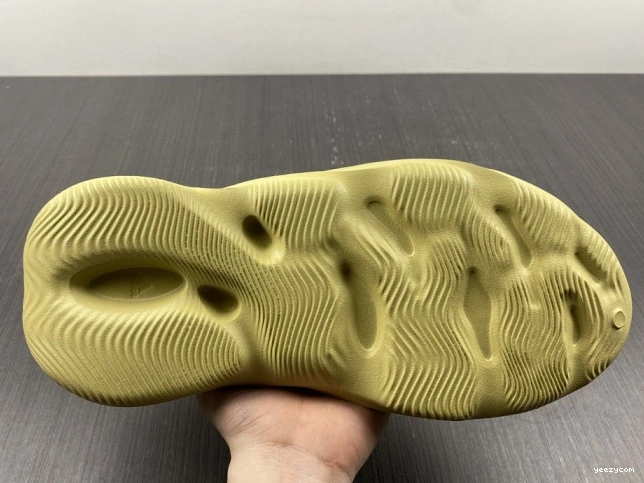 Sulfur Adidas Foam Yeezy RNNR GV6775 1026